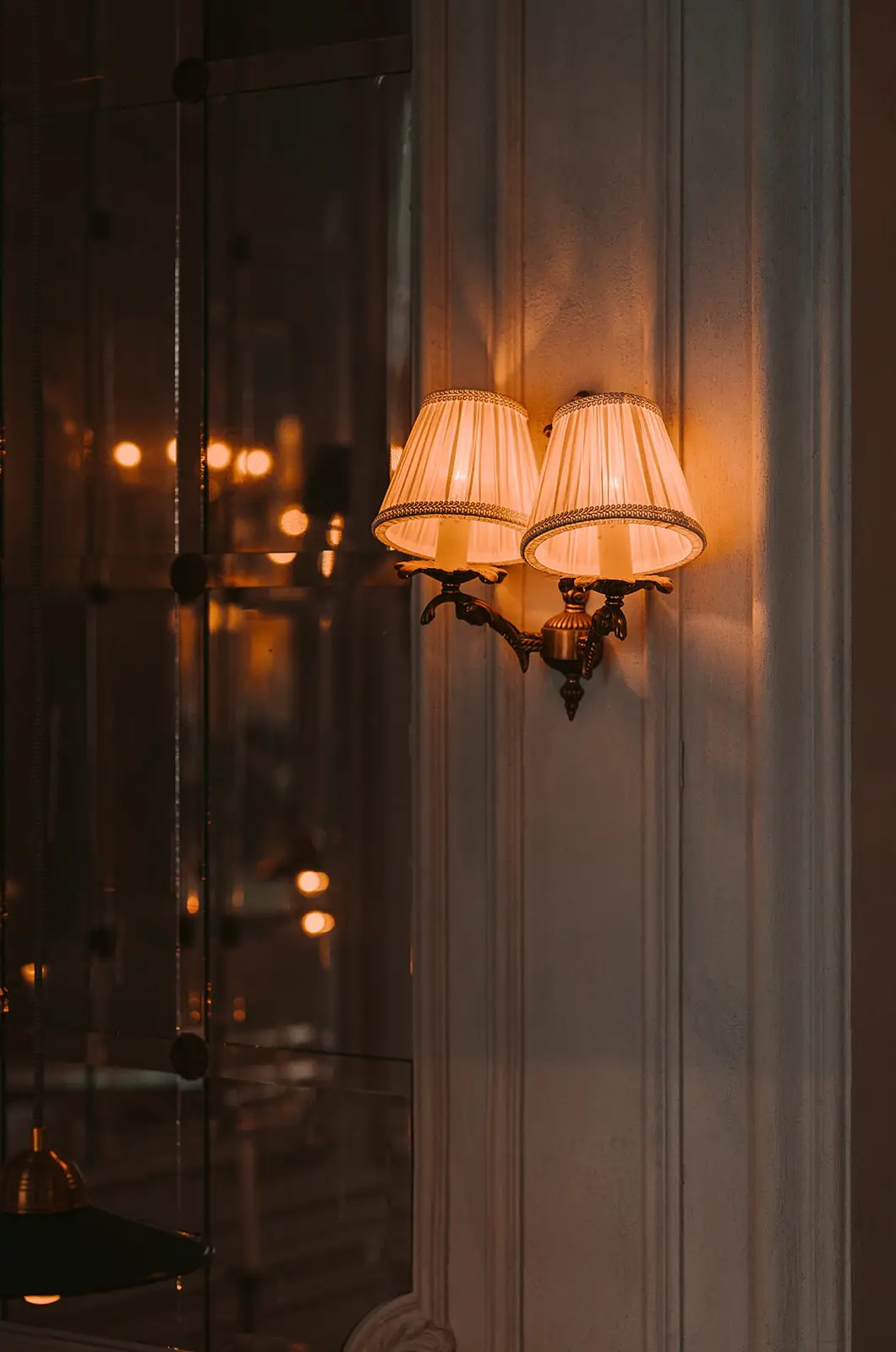 Camelot Lulu dining room detail