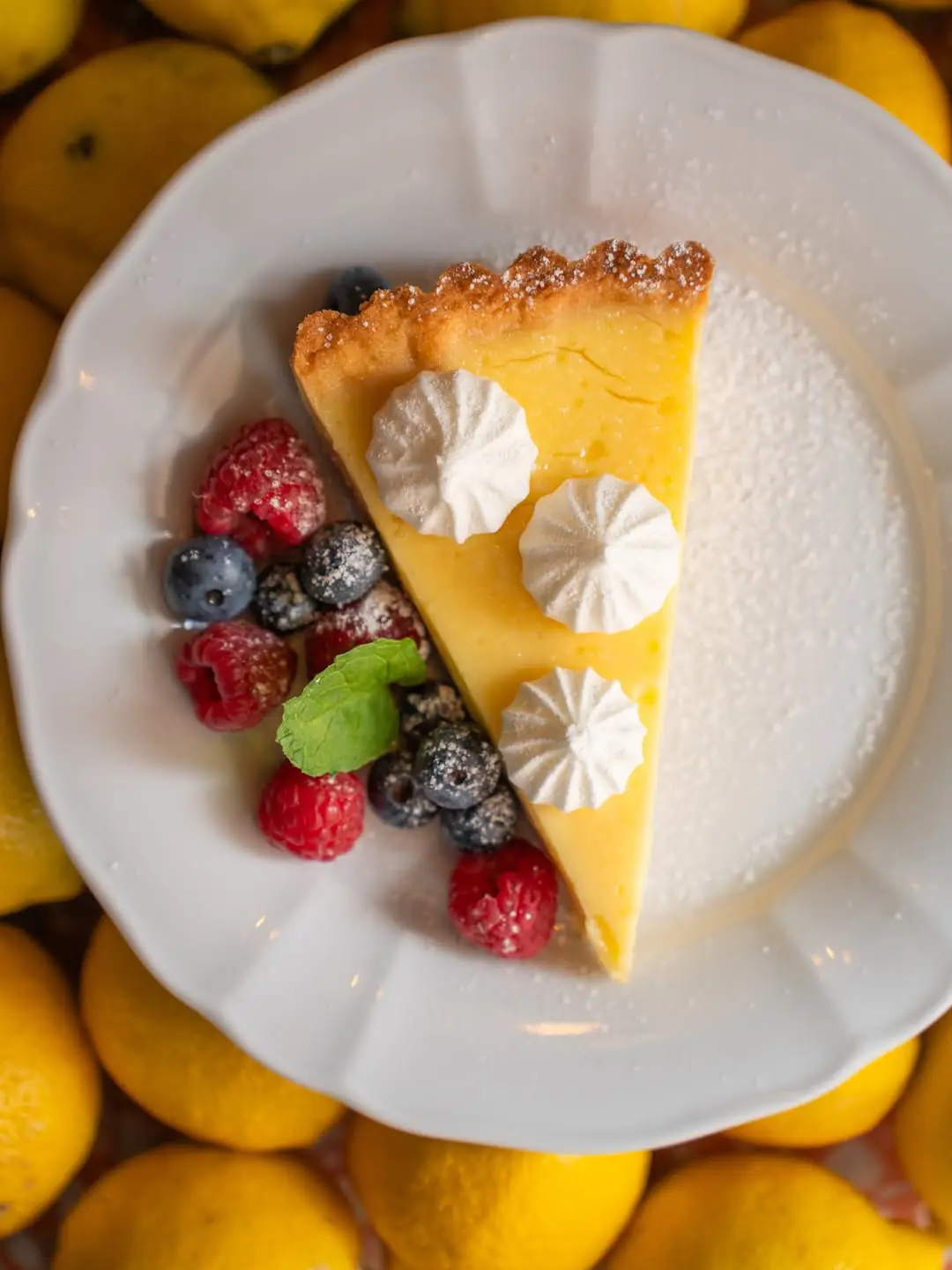 Tarte au citron et fruits rouges